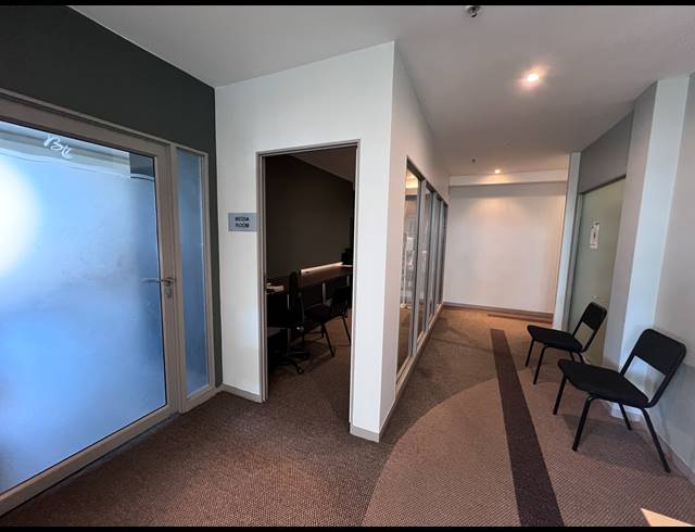 450M² OFFICE TO LET IN SALT RIVER